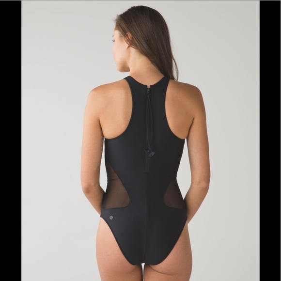 Lululemon Salty Swim Front Racer in Black Size 6 - Picture 2 of 6